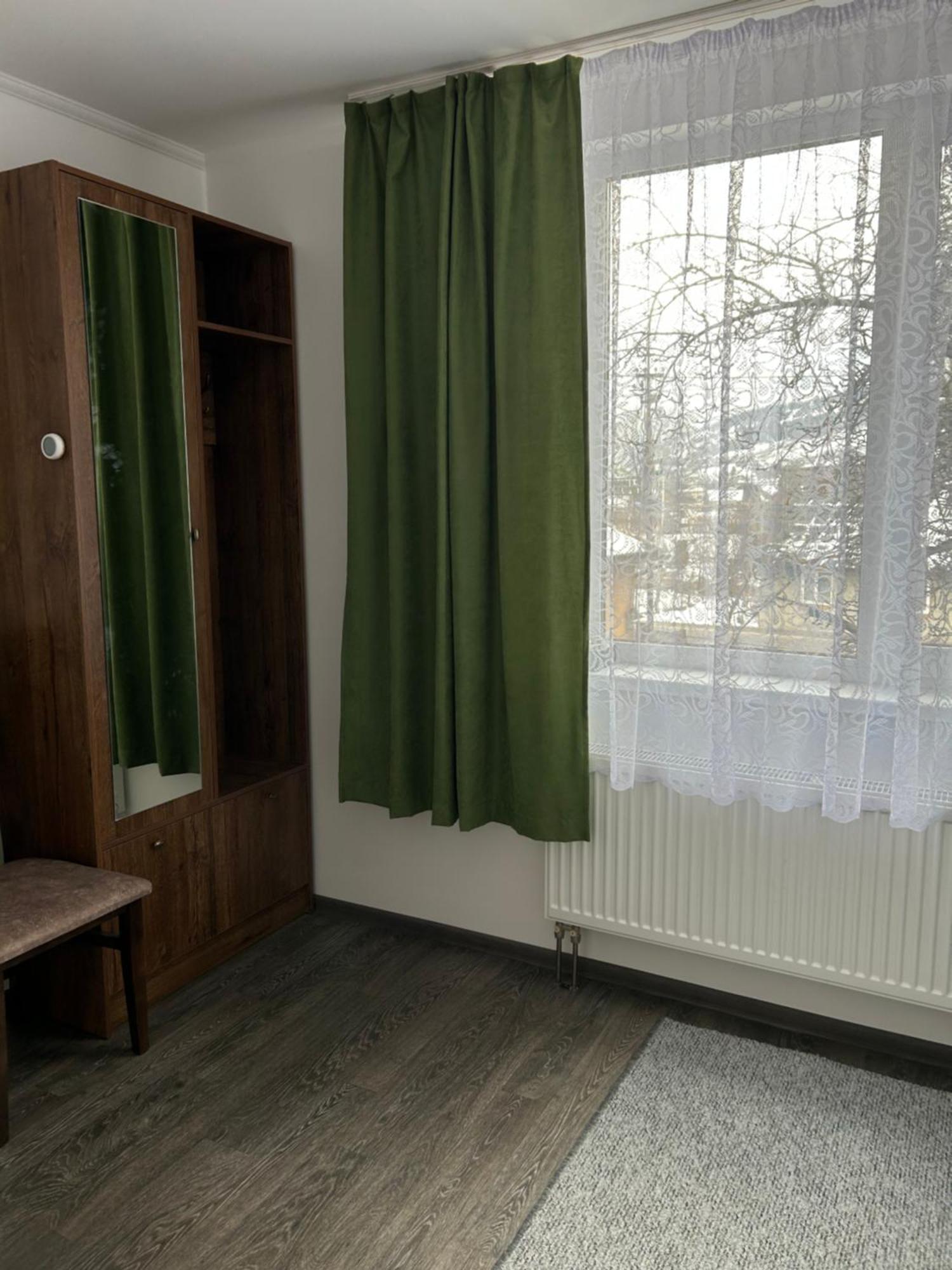 Hotel Серце Карпат à Yasinya Extérieur photo