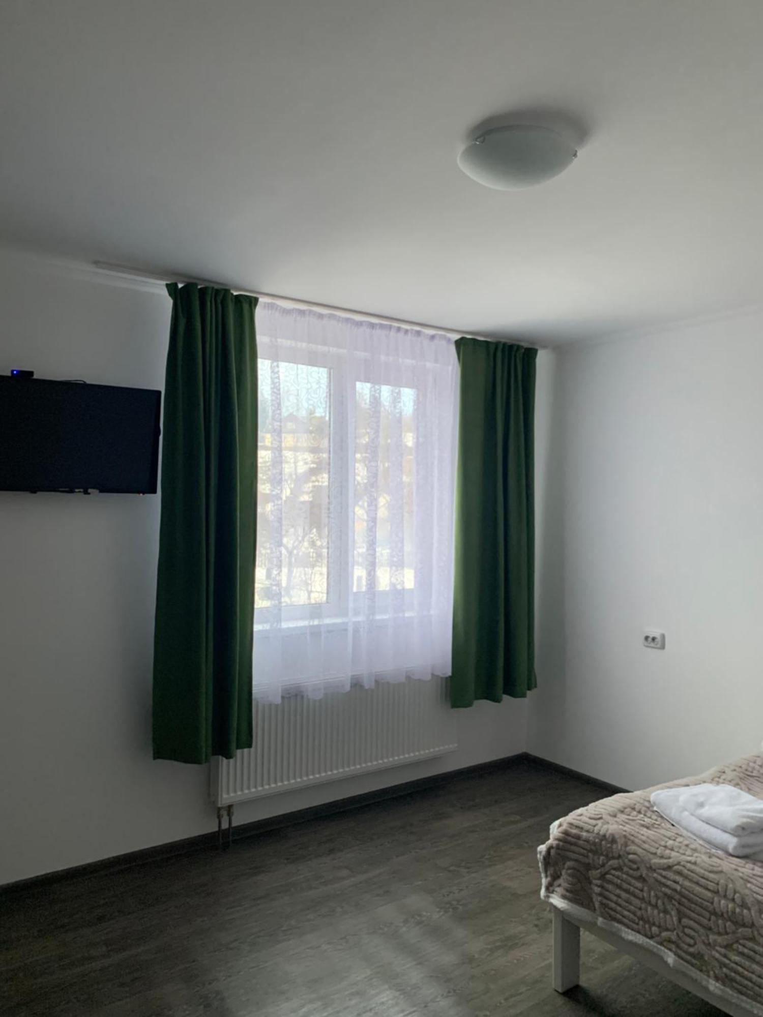 Hotel Серце Карпат à Yasinya Extérieur photo