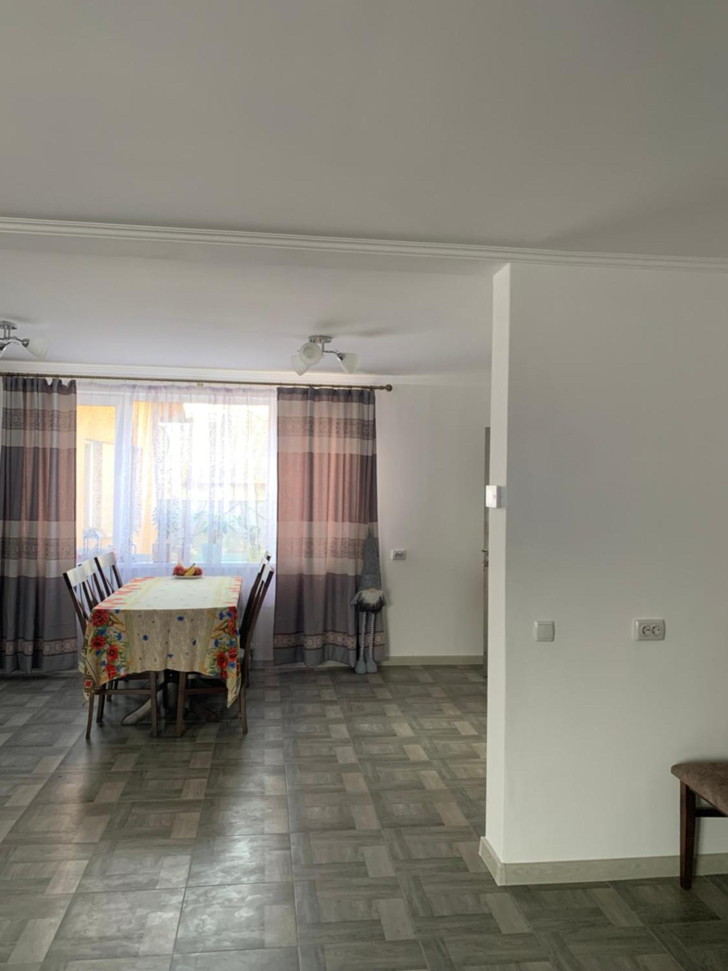 Hotel Серце Карпат à Yasinya Extérieur photo
