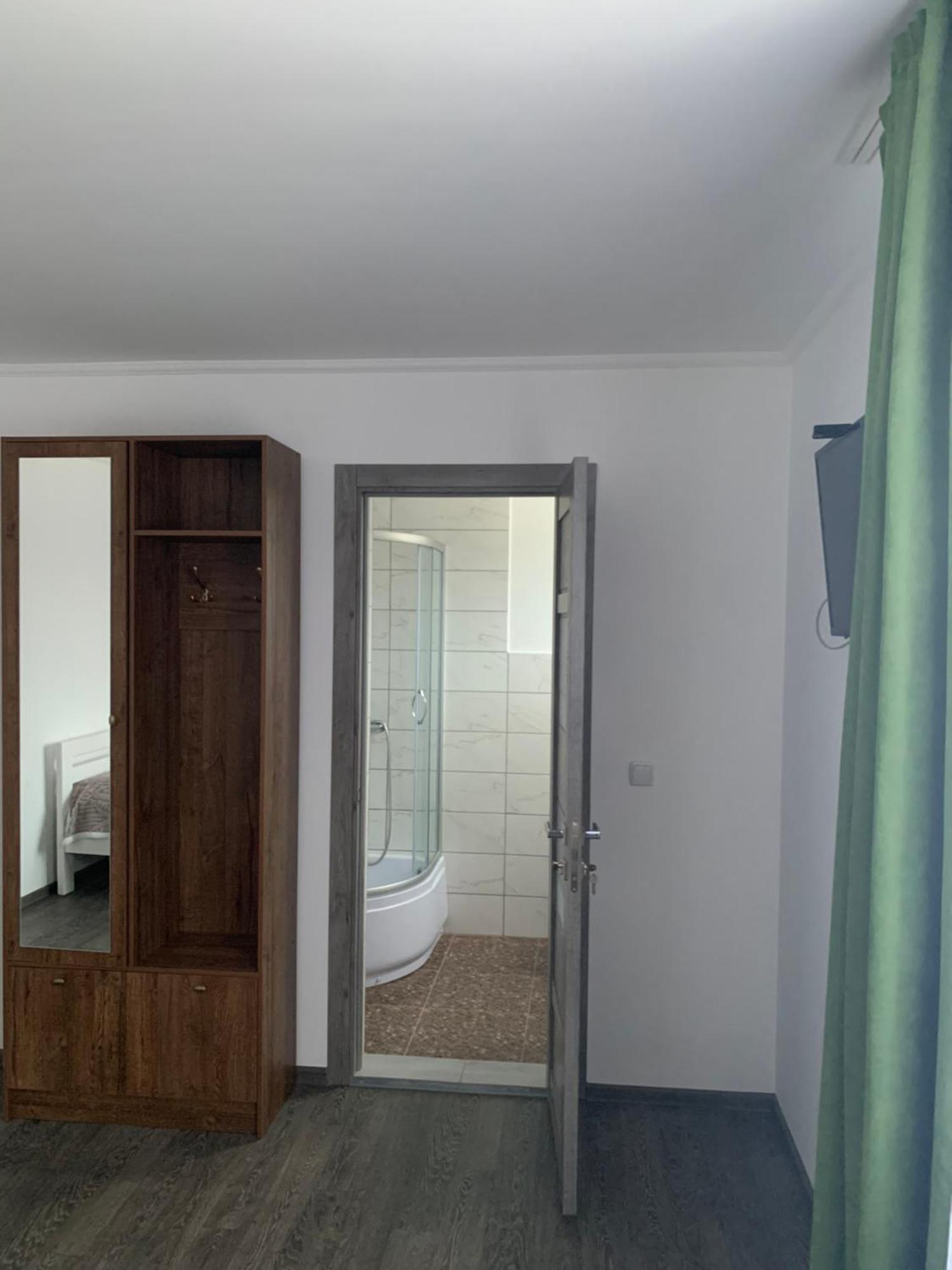 Hotel Серце Карпат à Yasinya Extérieur photo
