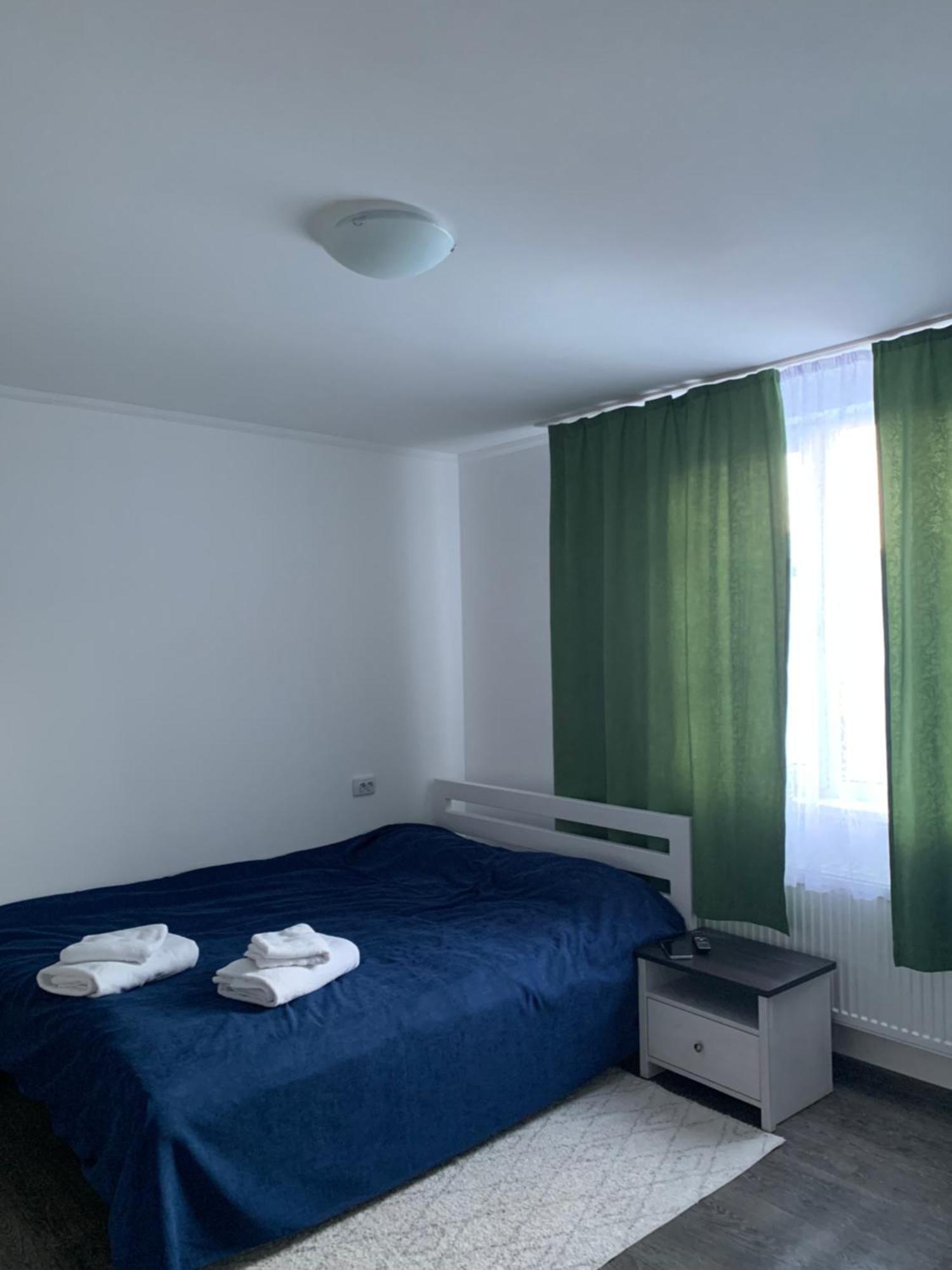 Hotel Серце Карпат à Yasinya Extérieur photo